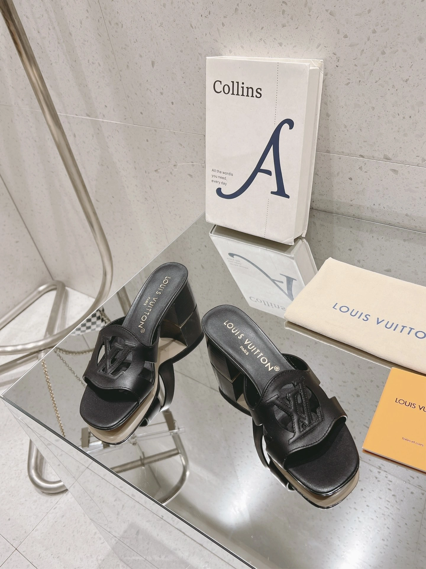 COCO-- 8V 1ACG4K sheepskin Calfskin Heel height：5.5CM Isola item:D-X000I0333